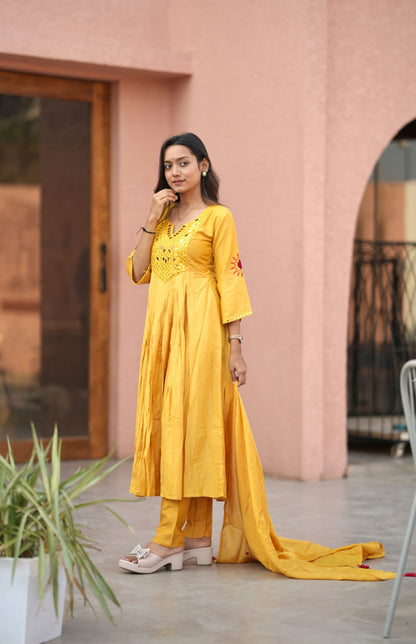 Kurti pent duppata set