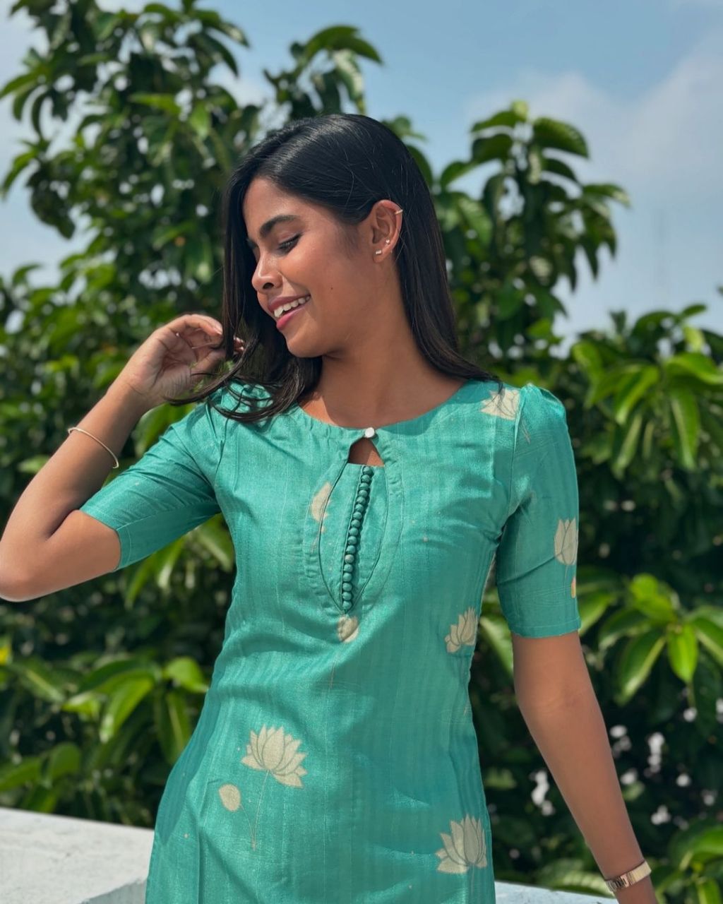 Green kurti set with beautiful neck design